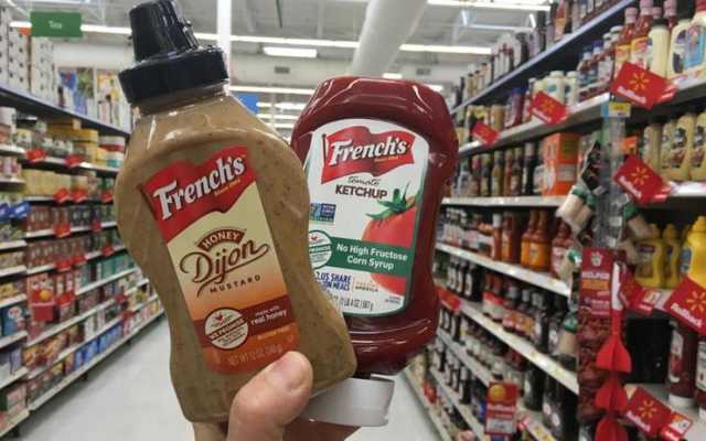 Украинку шокировала мерзкая находка в банке с горчицей