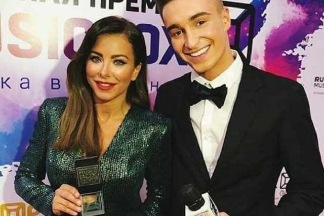 Скандальные украинские звезды похвастались наградами из РФ