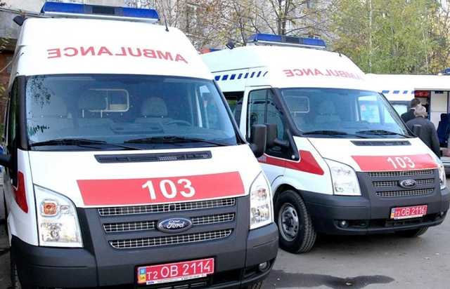 Под окнами Гройсмана «скорые» и Саакашвили: что происходит