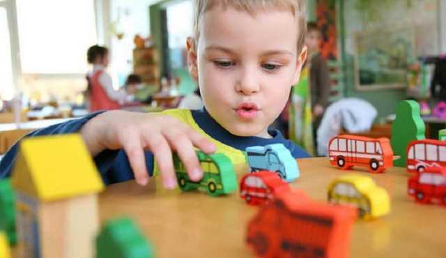 Скандал на Киевщине: в детсаду заведующая швырнула ребенка лицом о пол