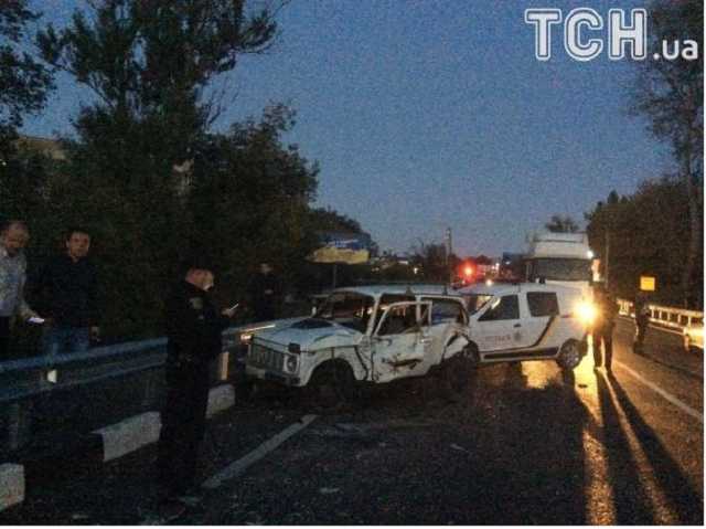На Харьковщине полная маршрутка врезалась в опору моста через Северский Донец