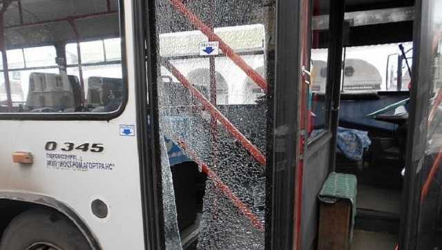 В Киеве неизвестные открыли стрельбу по автобусу