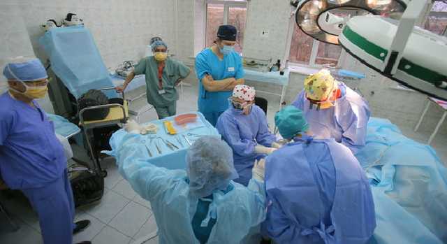 Украинским врачам могут повысить зарплаты