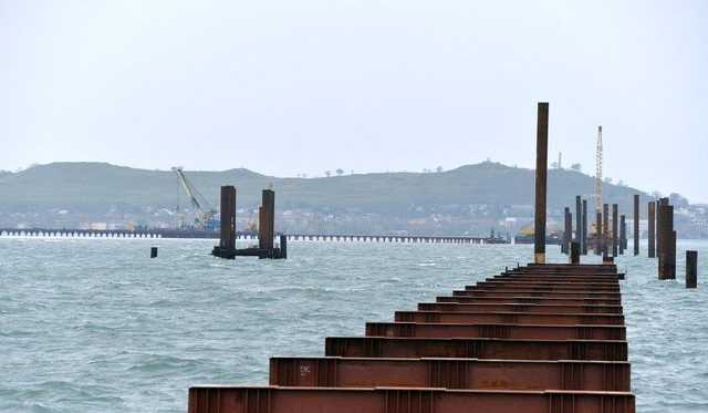 Оккупанты не спешат устанавливать вторую арку на Керченский мост