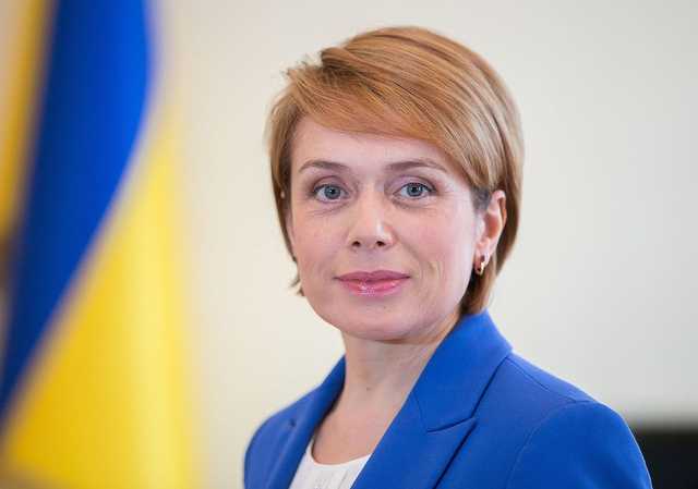 Украинских учителей предупредили о сокращениях