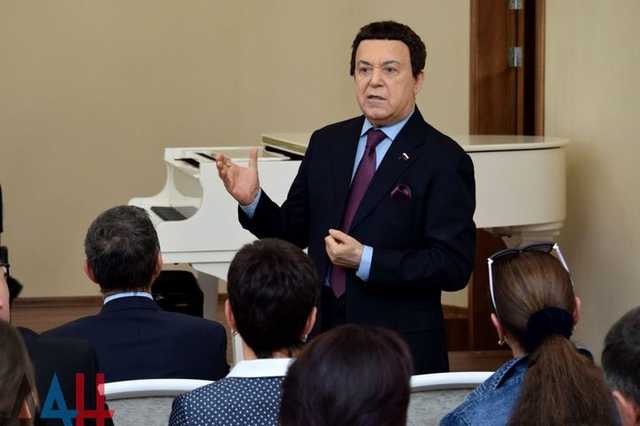 Кобзон возглавил детскую музыкальную академию в «ДНР»