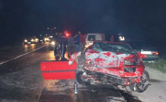 Лоб в лоб: под Киевом произошло жуткое смертельное ДТП