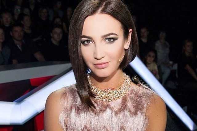 На скандальную российскую певицу напали во время концерта