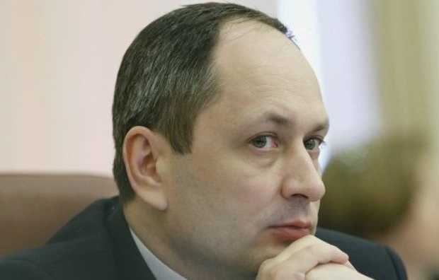 Министр оккупированных территорий зарабатывает вдвое меньше, чем его "правая рука"