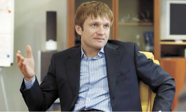 Нардеп Ивахив обманул жену, чтобы попасть в Раду