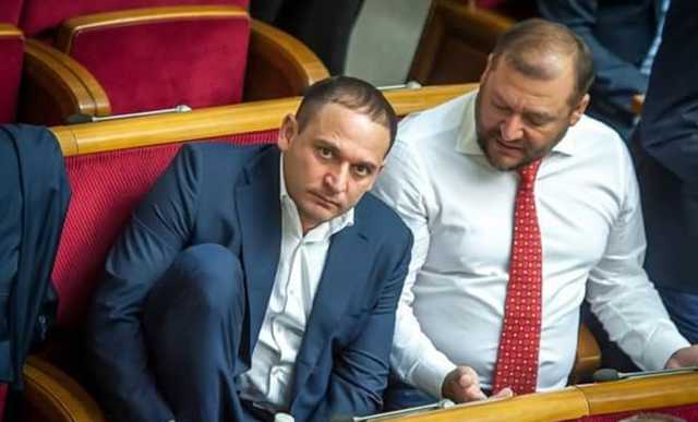 "Пронес в носке пару грамм": сеть рассмешило новое фото с загадочным Добкиным