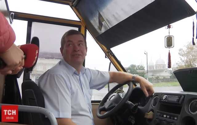 Опрятный и всегда с улыбкой: В Украине нашли самого вежливого водителя маршрутки