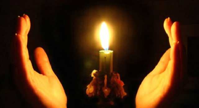 Знаменитый музыкант замертво упал во время выступления, публика в ужасе