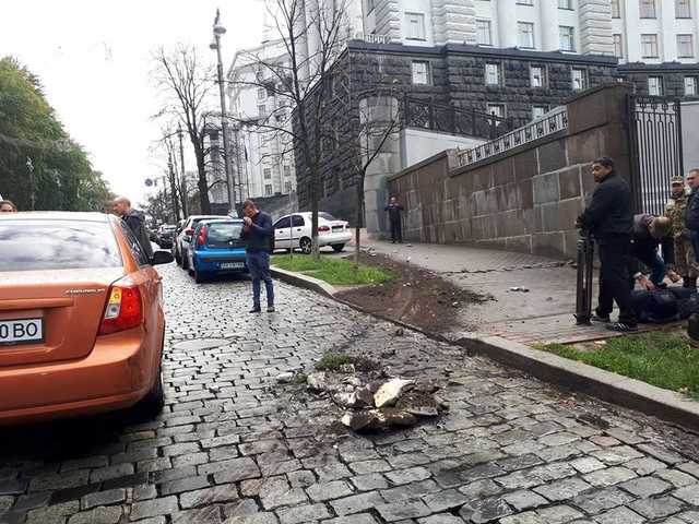 Неадекват на Mercedes возле Кабмина в Киеве: полиция рассказала подробности