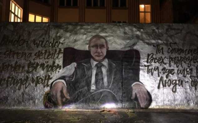Граффити с Путиным на одном из домов Берлина вызвало бурную реакцию в сети