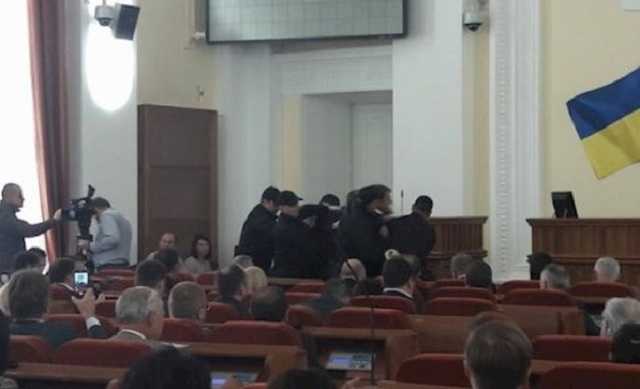 Кернес приказал: в Харькове произошел скандал с пророссийским депутатом