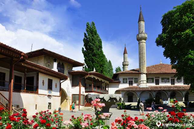 Оккупанты украли Ханский дворец у крымских татар