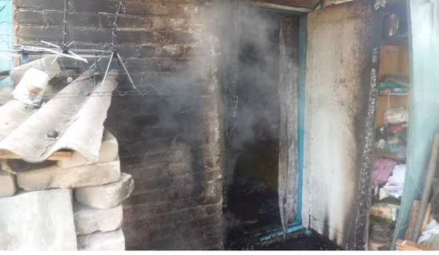 На Луганщине горел жилой дом