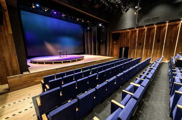 В Киеве открылся Театр на Подоле