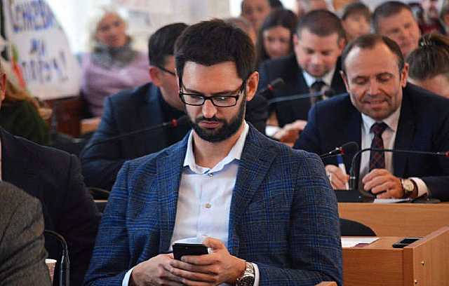 Народний депутат від БПП каже, що за нього у Раді голосує загадковий вірус