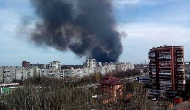 Тучи дыма: в Украине пылает огромный гипермаркет