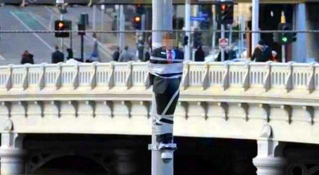 Правосудие в Бразилии: чиновника-взяточника привязали к столбу