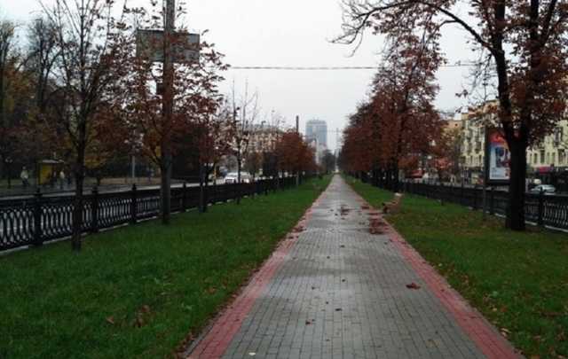 Вандалы разгромили "Каштановый" бульвар