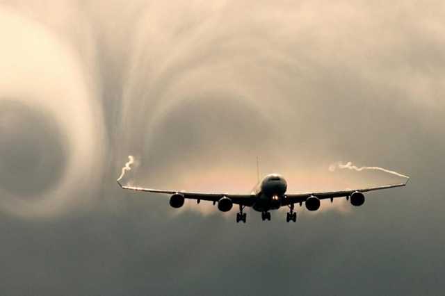 В Канаде пассажирский самолет чуть не упал из-за столкновения с дроном