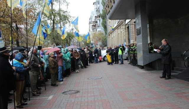 Неудачная «перезагрузка»: Кому выгодно очернить ФПУ и оседлать профсоюзного конька?