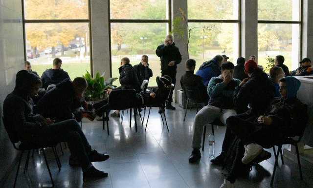 В центре Киева заметили возможных титушек