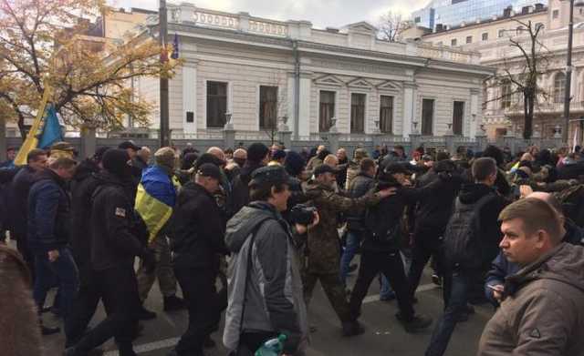 В полиции объяснили, что спровоцировало новую стычку под ВР. 11 задержанных