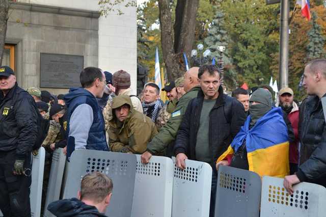 Рецидив старой болезни у молодых политиков