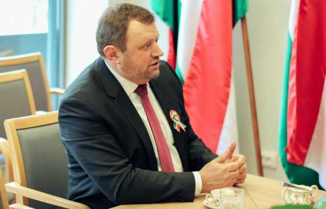 Посол: Венгрия продолжит блокировать интеграцию Украины в ЕС