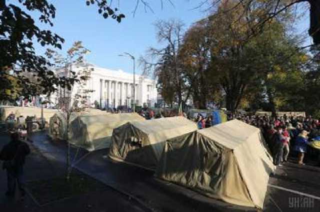 Митингующие выдвинули жесткий ультиматум Порошенко