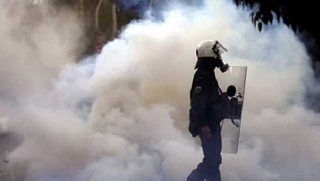 Под Радой газ и жесткая драка