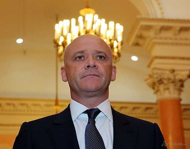 Труханов смылся в Париж на время обыска