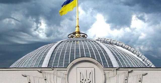 Большинство украинцев выступают за досрочные выборы Рады и президента. Новые рейтинги