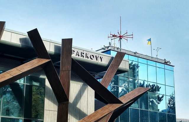 Полиция слепа: что происходит в захваченном коплексе в центре Киева