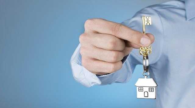 Сотруднице Минобороны подарили квартиру в Киеве