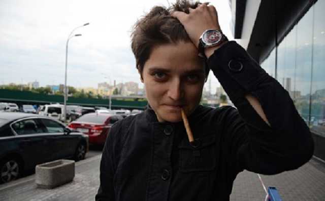 "Займіться ділом, пацани!", – Марія Берлінська звернулася до політиків, котрі "кіпішують" під Радою