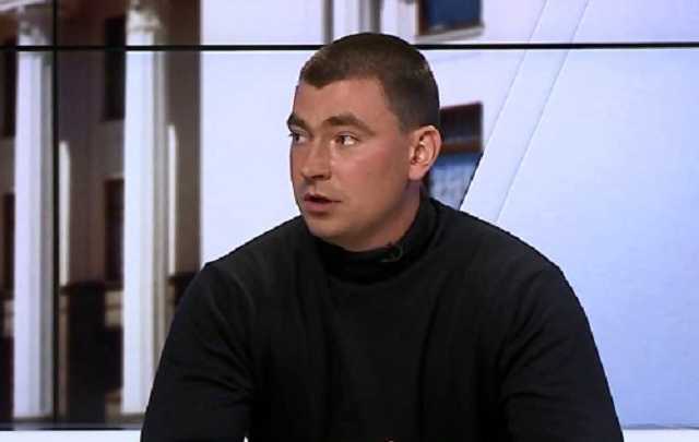 Відомий екс-"свободівець" зібрався голосувати за сусіда-Вакарчука