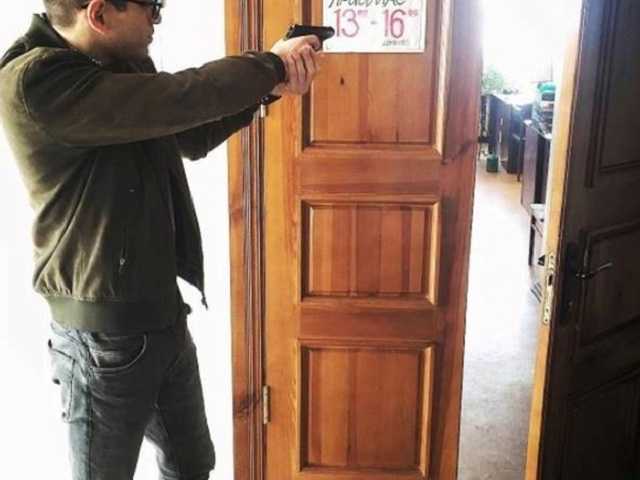 Студент харьковского университета ради развлечения палил с балкона по прохожим из пистолета