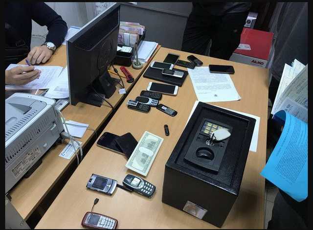 Утром деньги, вечером наркотики: детали аферы заммэра под Киевом