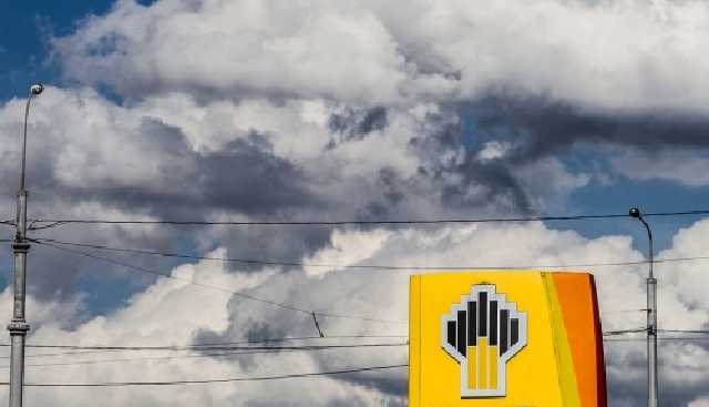 "Роснефть" заморозила видобуток нафти на ділянці в Чорному морі