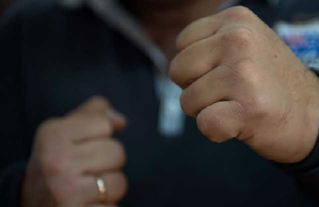 На Прикарпатті оштрафували двох сусідів, які побилися під судом