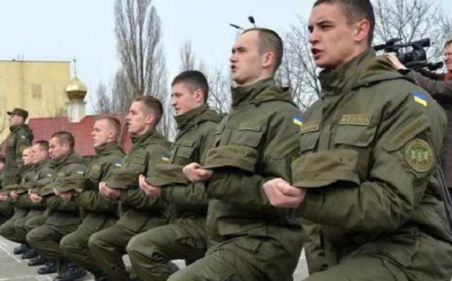 Стенка на стенку: к зданию НАБУ стягивают сотни нацгвардейцев Авакова