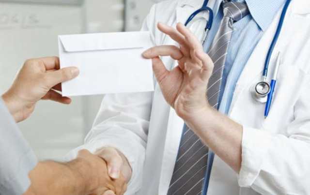 Каждый четвертый украинец дает взятки - опрос