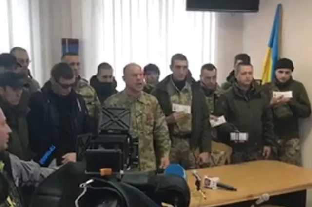 Кива привел на суд по Авакову десяток парней в камуфляже