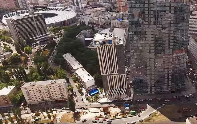 ЗМІ: столична компанія замінила ділянку колектора в центрі міста раніше терміну