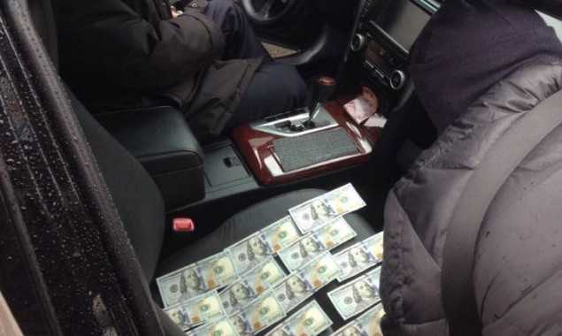 Представитель Госавиаслужбы “засветился” в Киеве на взятке